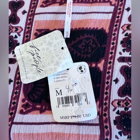 Free People Rosalie Bell Sleeve Faux
Wrap Top Sz Medium - Picture 10 of 12